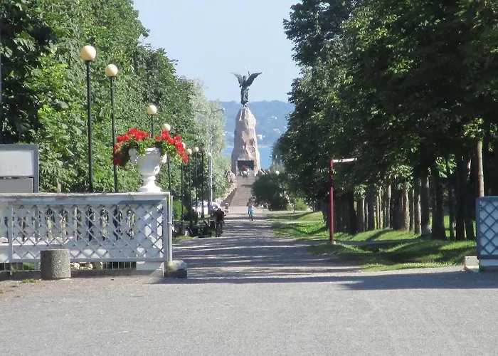 1 Bedroom Apartment Near Kadriorg Swan Pond